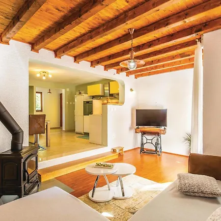 Holiday home Stunning In With Wifi